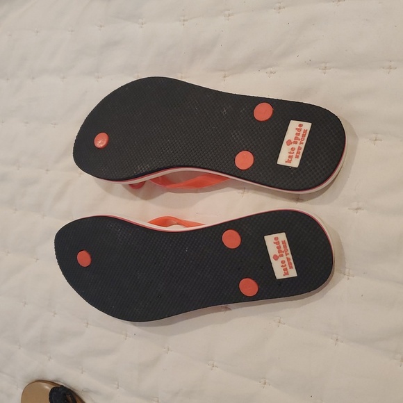 KATE SPADE New York  Flamingo Pink Flip Flop Thongs Sz 8 US - Picture 3 of 5